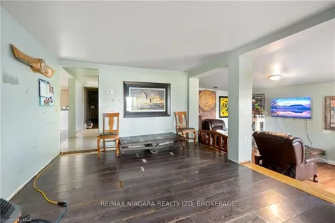 10675 NIAGARA Pkwy, Niagara Falls, ON L2E 6S6