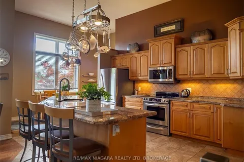 20219 YOUNGS Rd, Wainfleet, ON L3K 5V4