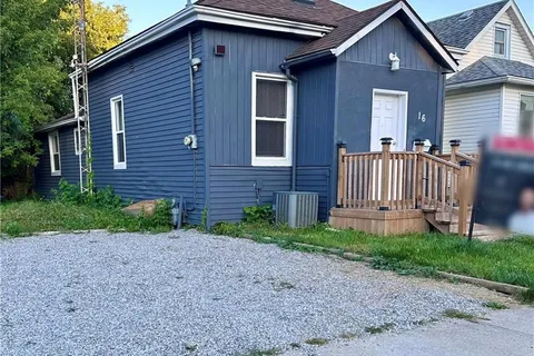 16 EAST St, St. Catharines, ON L2R 3Y8