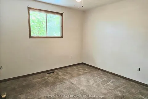 7992 POST Rd, Niagara Falls, ON L2H 2L3