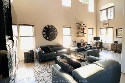 6498 CHRISTOPHER CRESCENT Cres, Niagara Falls, ON L2H 0B3