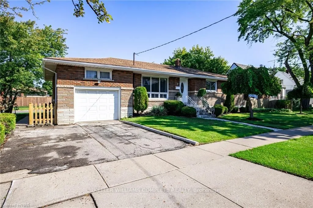 3 GROVE Ave, St. Catharines, ON L2P 1C5