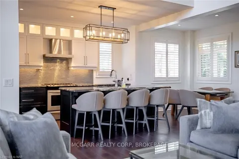 1 TUSCANY Crt, St. Catharines, ON L2S 0E2