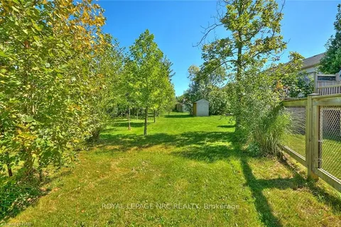 8103 COSTABILE Dr, Niagara Falls, ON L2H 3H4