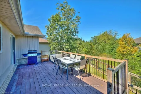 8103 COSTABILE Dr, Niagara Falls, ON L2H 3H4