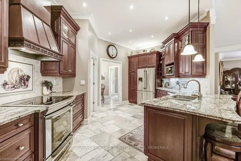 629 SIMCOE St, Niagara-on-the-Lake, ON L0S 1J0