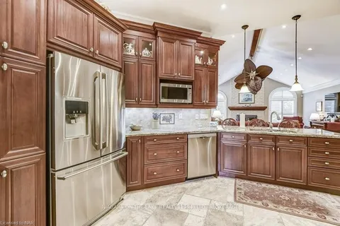 629 SIMCOE St, Niagara-on-the-Lake, ON L0S 1J0