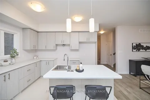 3245 DOMINION Rd, Fort Erie, ON L0S 1N0