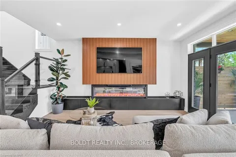 14 BERGENSTEIN Cres, Pelham, ON L0S 1E6