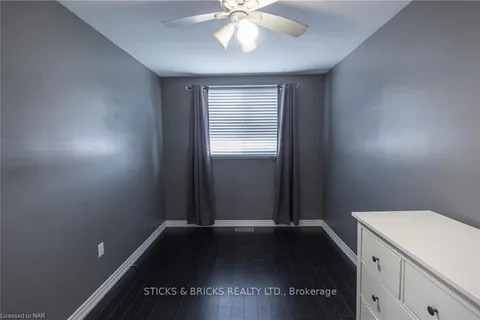 8079 POST Rd, Niagara Falls, ON L2H 2L2