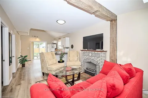 30 MCALPINE Ave, Welland, ON L3B 1T6