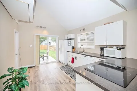 30 MCALPINE Ave, Welland, ON L3B 1T6