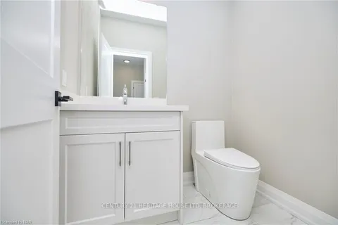 102 ELVIRA Way, Thorold, ON L2V 0B7