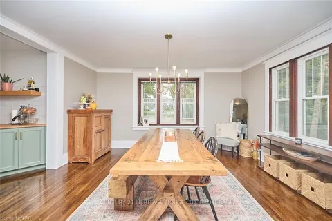 3426 KING St, Lincoln, ON L0R 2C0