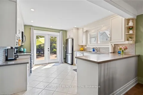 174 LOUTH St, St. Catharines, ON L2S 2R3