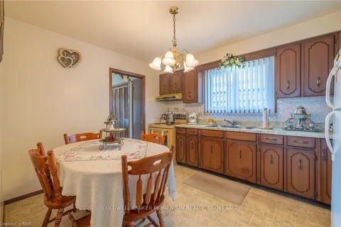 4177 BROOKDALE Dr, Niagara Falls, ON L2H 2A9