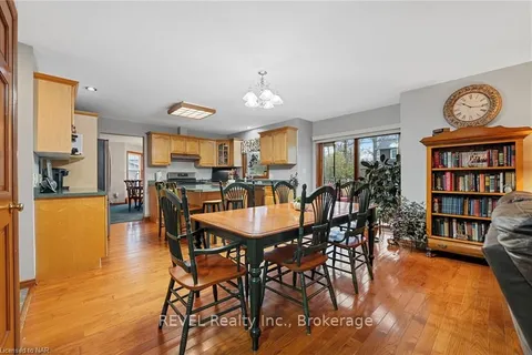 695 GRANDVIEW Rd, Fort Erie, ON L2A 4V4