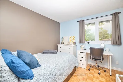 27 MEADOWVALE Pl, Welland, ON L3C 6A8