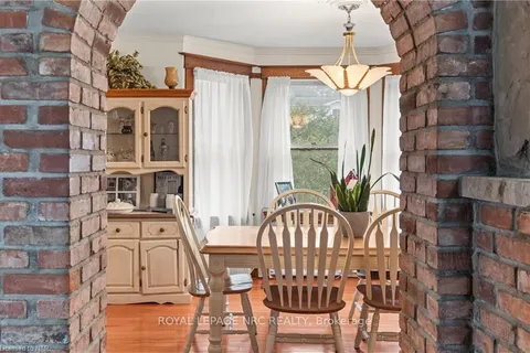 1 WELLAND St, Thorold, ON L2V 2B8