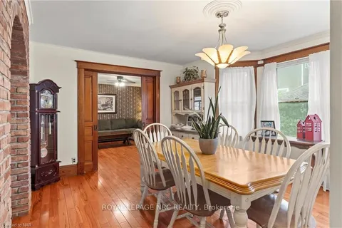 1 WELLAND St, Thorold, ON L2V 2B8