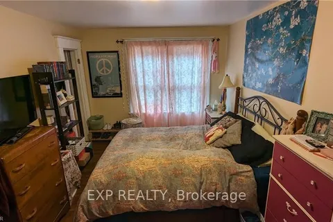 47 ALBERT St, St. Catharines, ON L2R 2G8