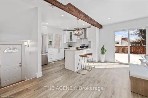 178 BERTIE St, Fort Erie, ON L2A 1Z1