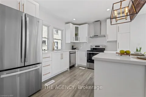 178 BERTIE St, Fort Erie, ON L2A 1Z1