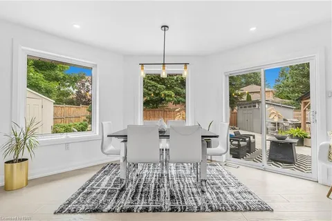 104 SPRUCESIDE Cres, Pelham, ON L0S 1E1