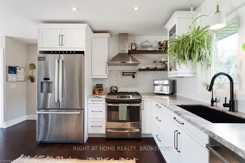 472 READ Rd, St. Catharines, ON L2R 7K6