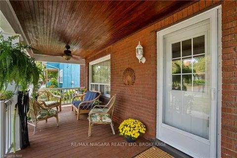 100 ELGIN St, Port Colborne, ON L3K 3K2