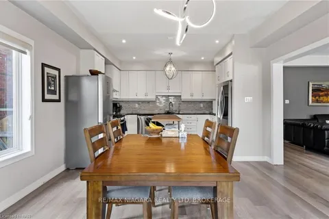 7 CANNERY DRIVE, Niagara-on-the-Lake, ON L0S 1J0