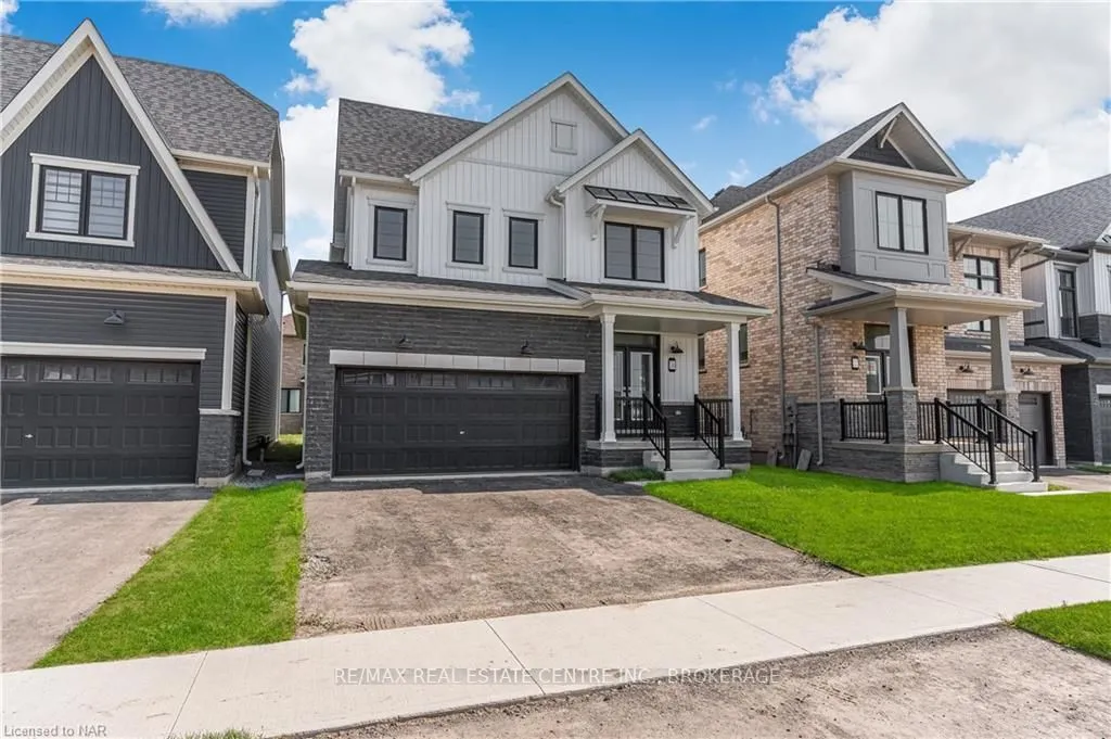 240 EASTBRIDGE Ave, Welland, ON L3B 0M6