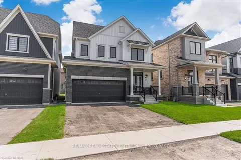 240 EASTBRIDGE Ave, Welland, ON L3B 0M6