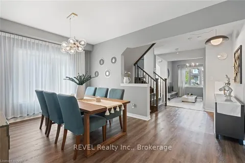 26 CROW STREET St, Welland, ON L3C 0E4