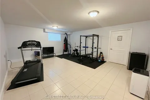 712 DOMINION Rd, Fort Erie, ON L2A 1G8