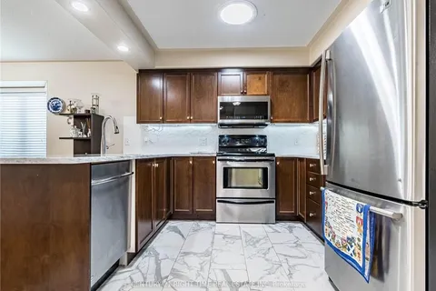 24 BLUEGRASS Cres, St. Catharines, ON L2P 0A7