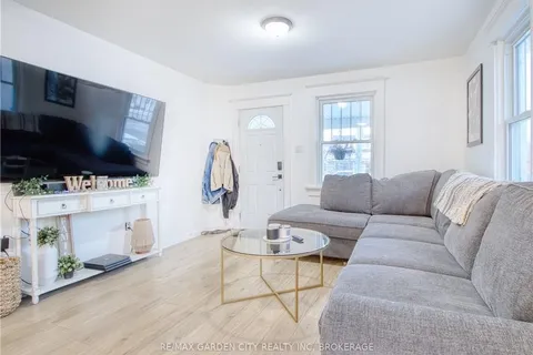 92 DELHI St, Port Colborne, ON L3K 3K9