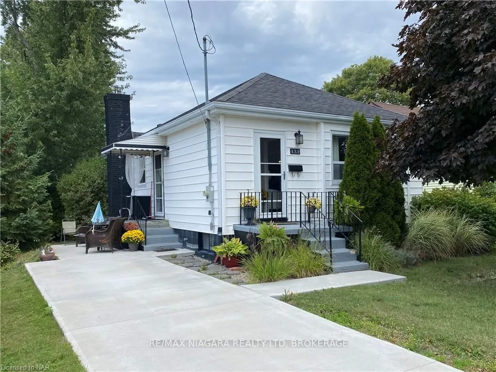133 LAVINIA St, Fort Erie, ON L2A 2E3
