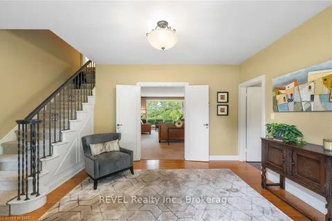 240 RIVERVIEW Blvd, St. Catharines, ON L2T 3M8