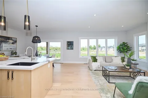 25 ALICIA Cres, Thorold, ON L2V 0M1