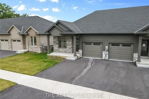 27 AUSTIN Dr, Welland, ON L3B 5N8