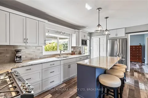 10586 MAPLEWOOD Dr, Wainfleet, ON L3K 5V4