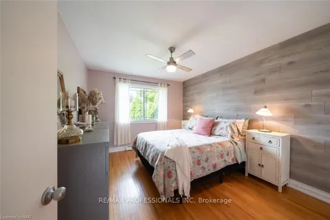 8 LAKEVIEW Ave, Grimsby, ON L3M 3M1