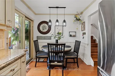 55 SHERWOOD FOREST Tr, Welland, ON L3C 5X7