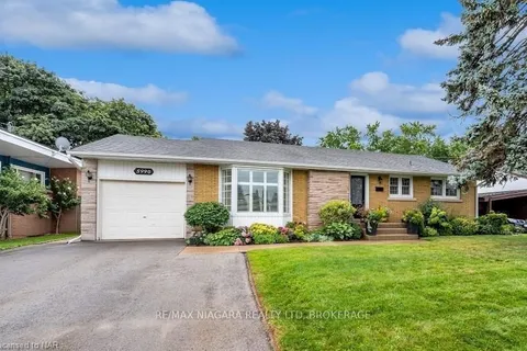 5990 STEVENS St, Niagara Falls, ON L2E 3A3