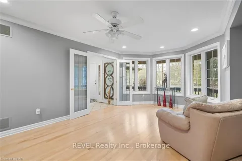 279 LAKESHORE ROAD WEST Rd, Port Colborne, ON L3K 2S8