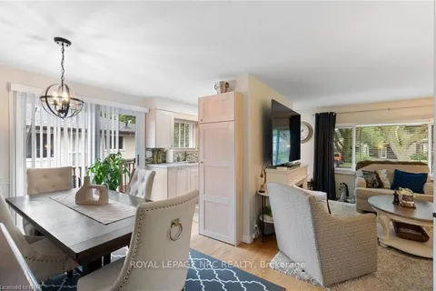 10 KNIGHTWOOD Dr, St. Catharines, ON L2M 2N8