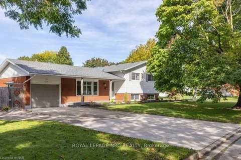 13 WARRINGTON Pl, St. Catharines, ON L2N 2N4
