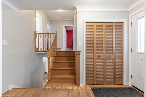 13 WARRINGTON Pl, St. Catharines, ON L2N 2N4