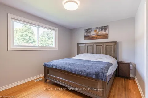13 WARRINGTON Pl, St. Catharines, ON L2N 2N4